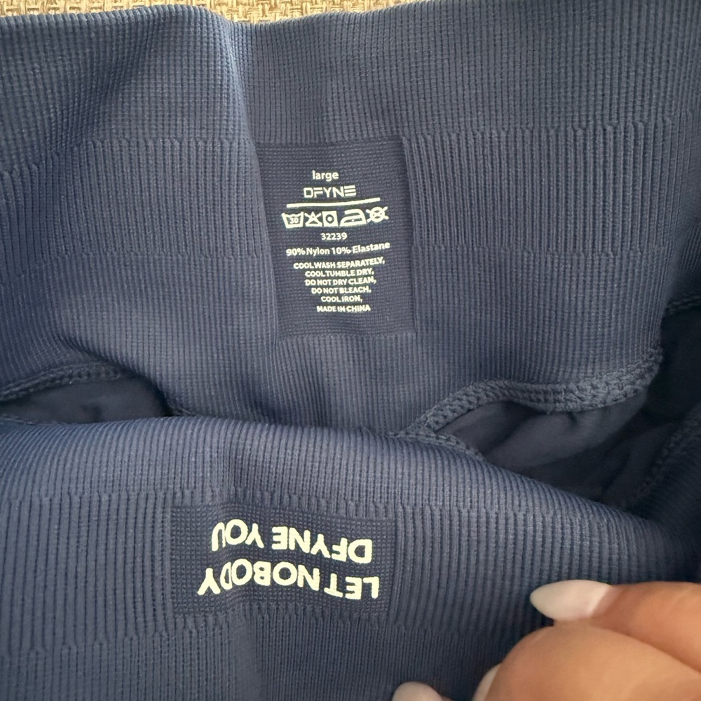 DFYNE Navy High-Rise Performance Shorts size Large - Picture 3 of 3